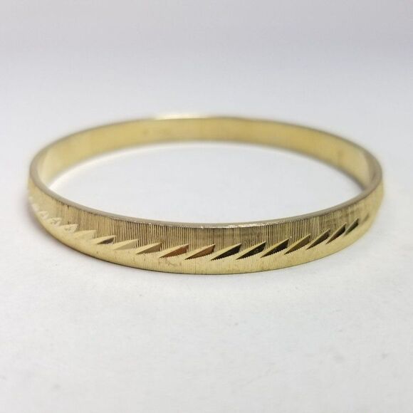 Vintage Monet Gold Tone Etched Design Bangle Bracelet, Stacking, Estate, Signed - Picture 2 of 6